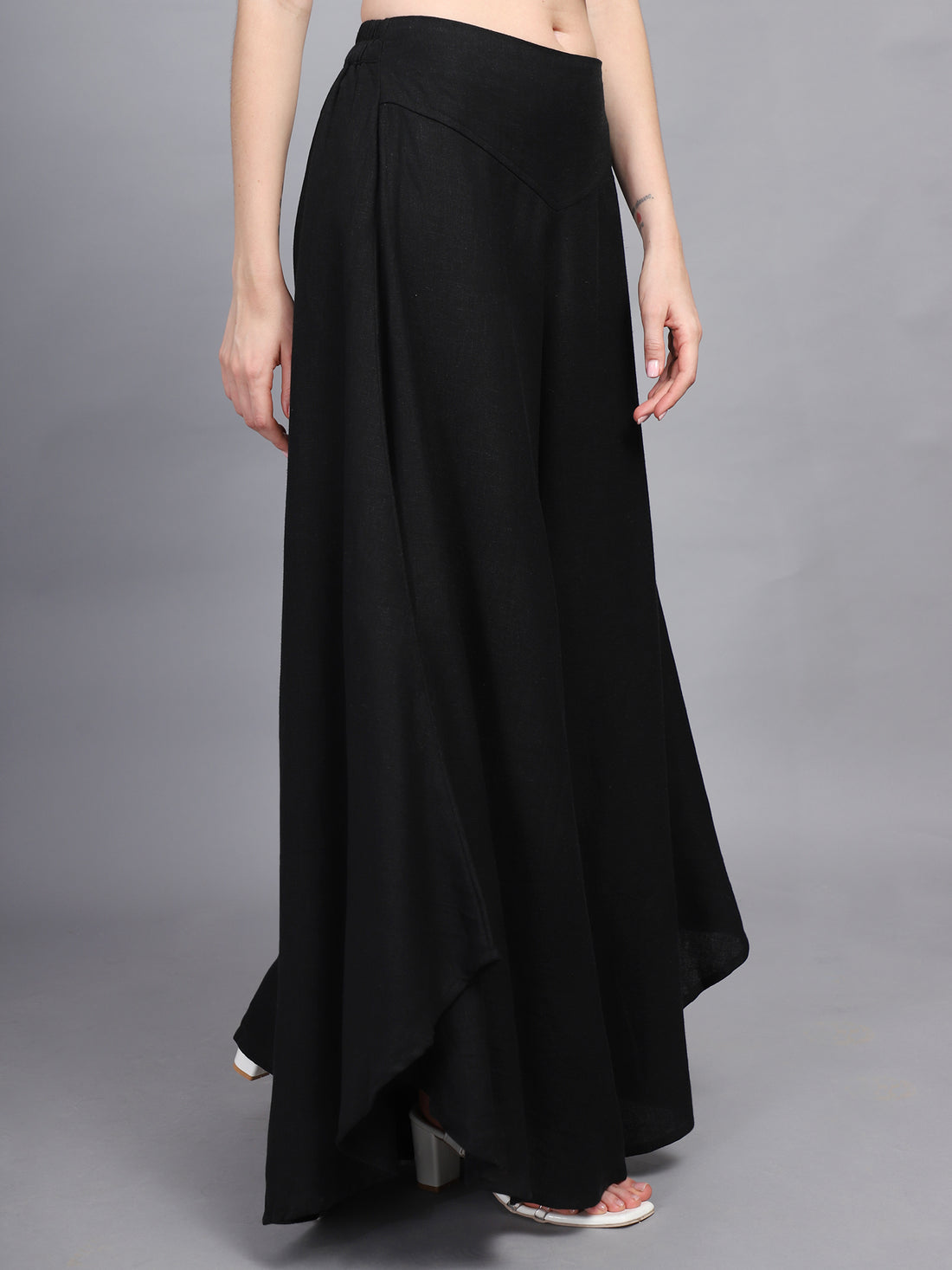 BLACK BOTTOM FLARED TROUSERS (Copy)