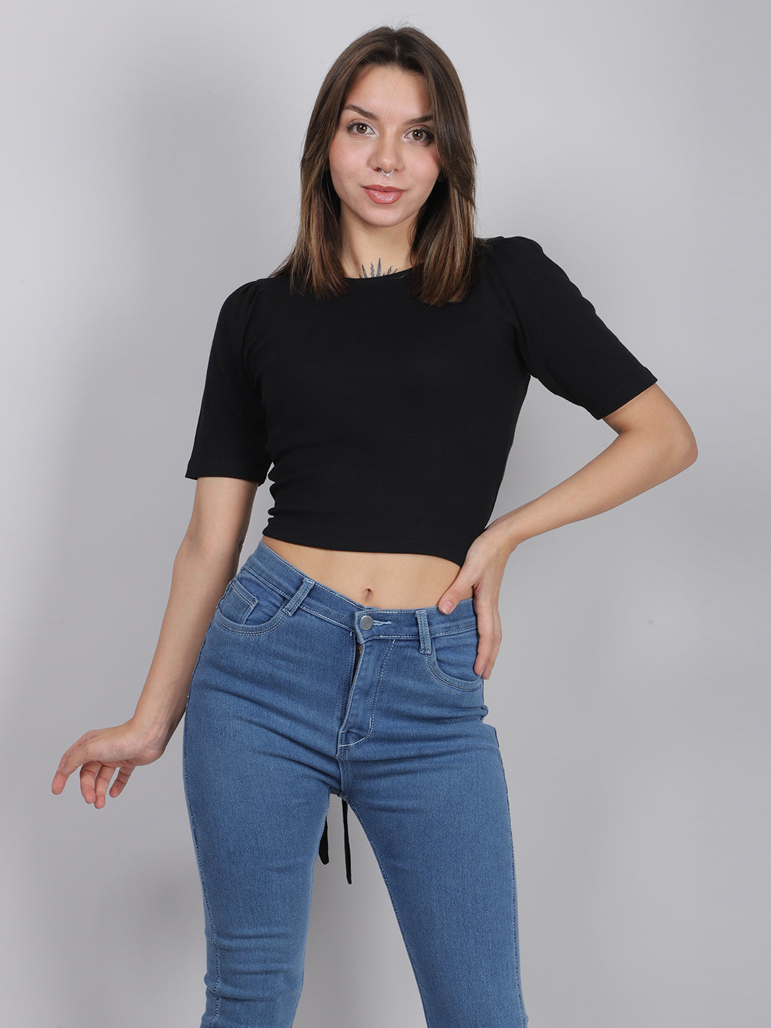 BLACK BACK CUT-OUT RIB TOP
