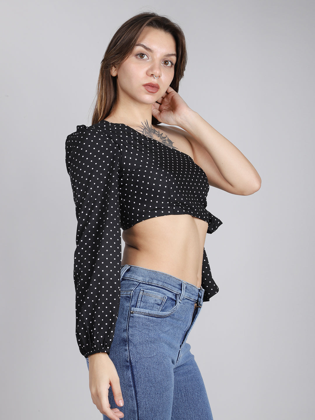 BLACK ONE SHOULDER SIDE KNOT TOP