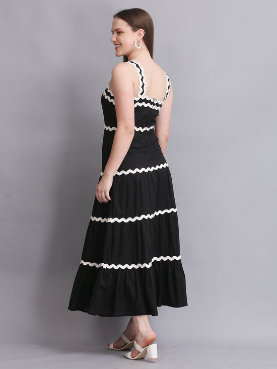 BLACK SPIRAL LACE MAXI DRESS