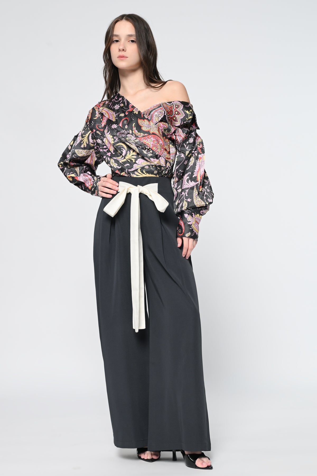 Grey Contrast Belt Pant