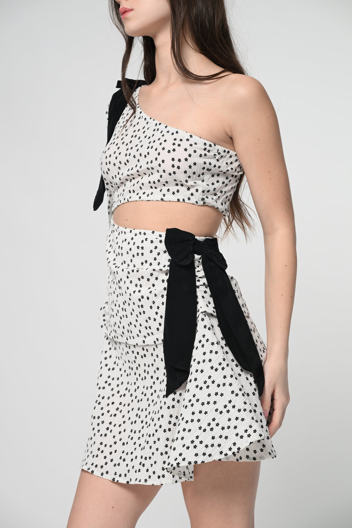One-Shoulder Floral Ruffle Dress