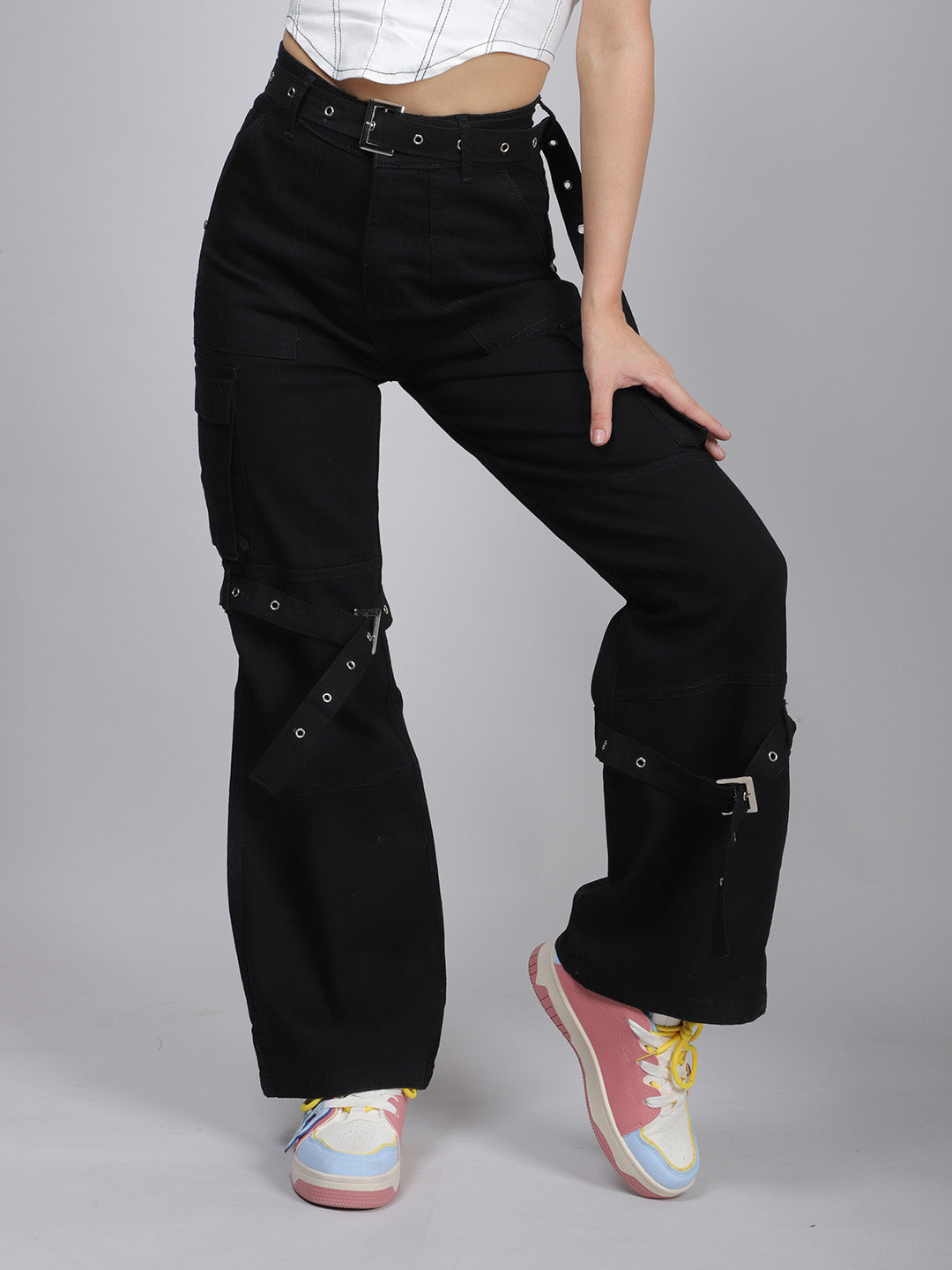 BLACK BELTED DENIM JEANS