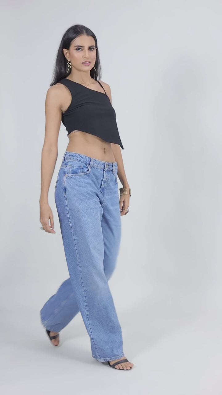 BLACK V SHAPE CROP TOP